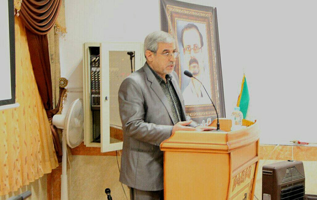 سیدمصطفی طباطبایی، دبیر ادبیات فارسی