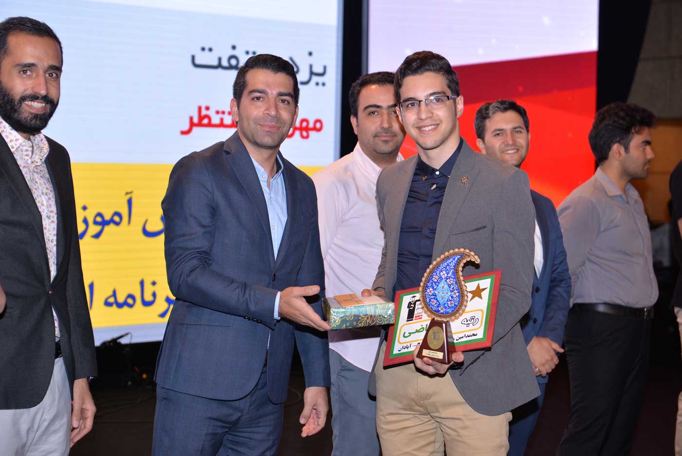 گفتوگو با پدر و مادر محمدامین رامی، رتبهی 4 ریاضی از آبادان گفتوگو با پدر و مادر محمدامین رامی، رتبهی 4 ریاضی از آبادان