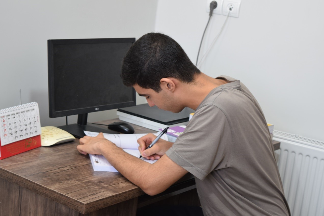 گفت و گو با امیرحسین بهمن یار قهرمان پیوستگی دوازدهم تجربی