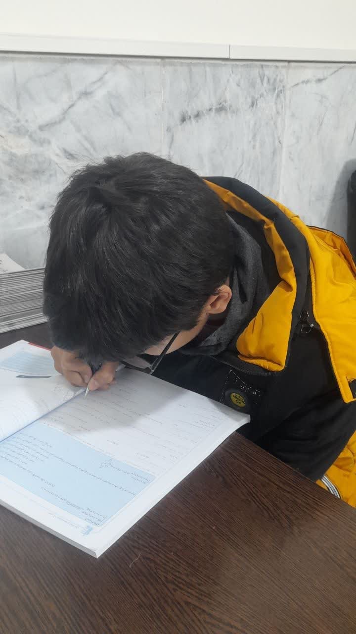 قهرمان پاییز:گفتگو با پارسا نوری پایه هفتم