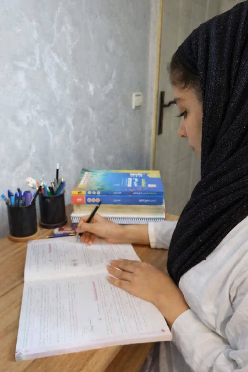 گفت وگو با یگانه هوشیاری پایه دوازدهم تجربی قهرمان پیشرفت