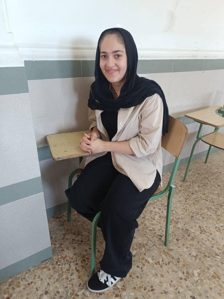 گفتگو با نازنین زهرا حسین پور یازده تجربی با 657 پاسخ صحیح