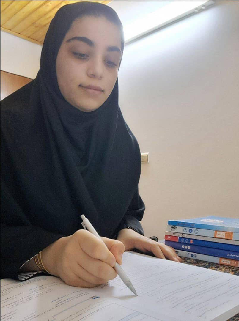 گفتگو با زینب ظهیری فر دوازده انسانی با 751 پاسخ صحیح