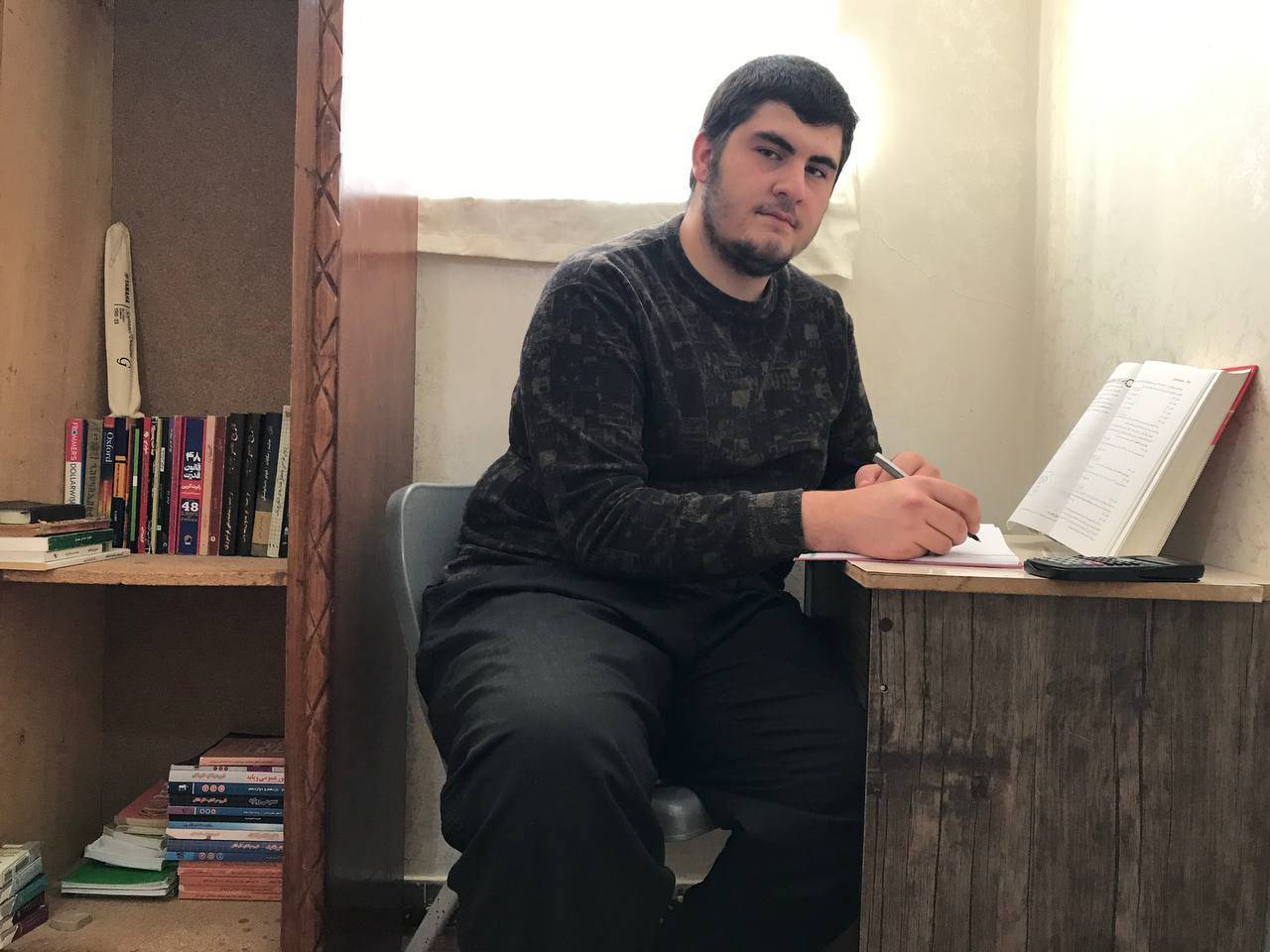 گفتگو با نیما دهقان رتبه 32 کشوری رشته الکتروتکنیک از اردبیل