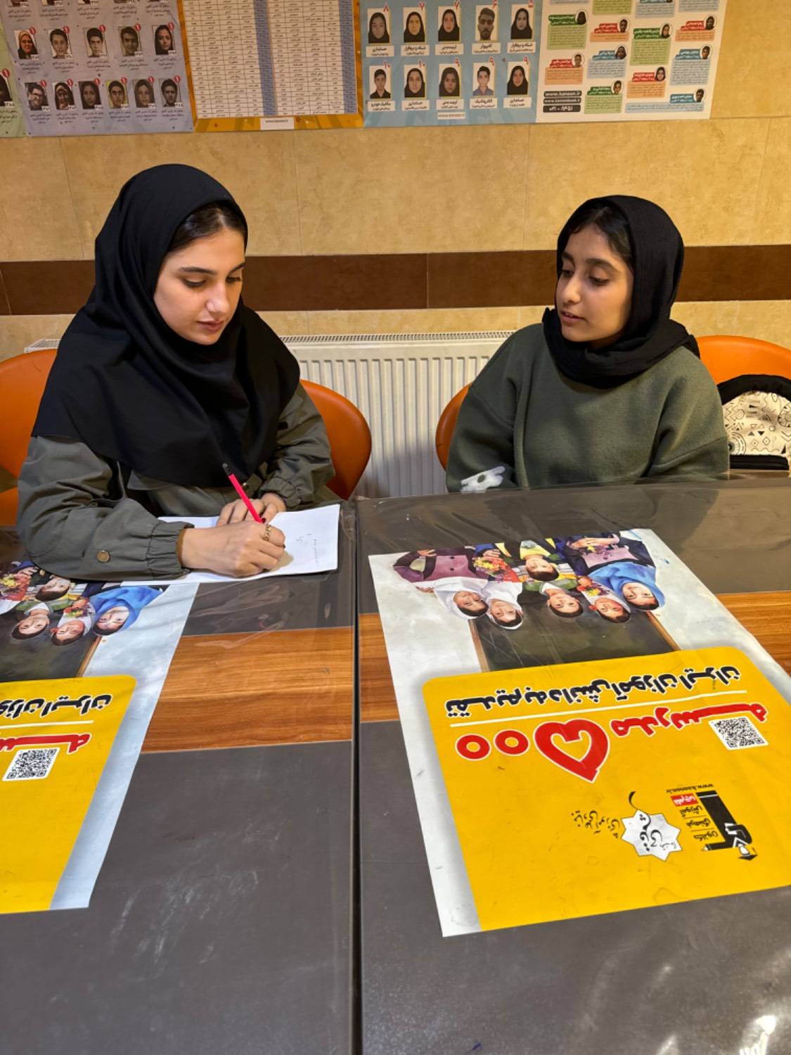 گفتگو با هاجر نوری پایه دوازدهم تجربی قهرمان تابستان از اردبیل