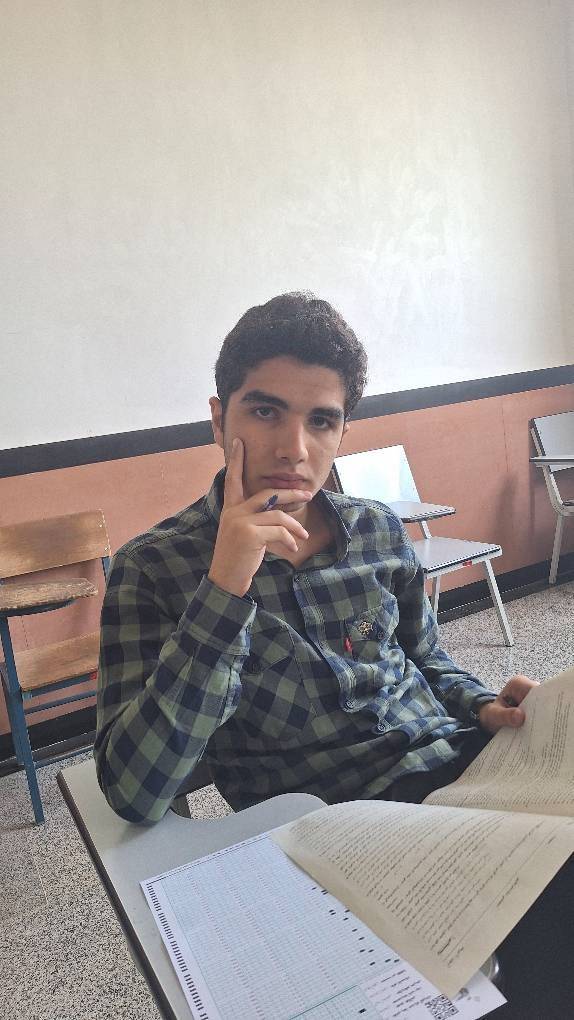 گفتگو با علیرضا حیدری پایه دوازدهم تجربی قهرمان پیوستگی از اردبیل