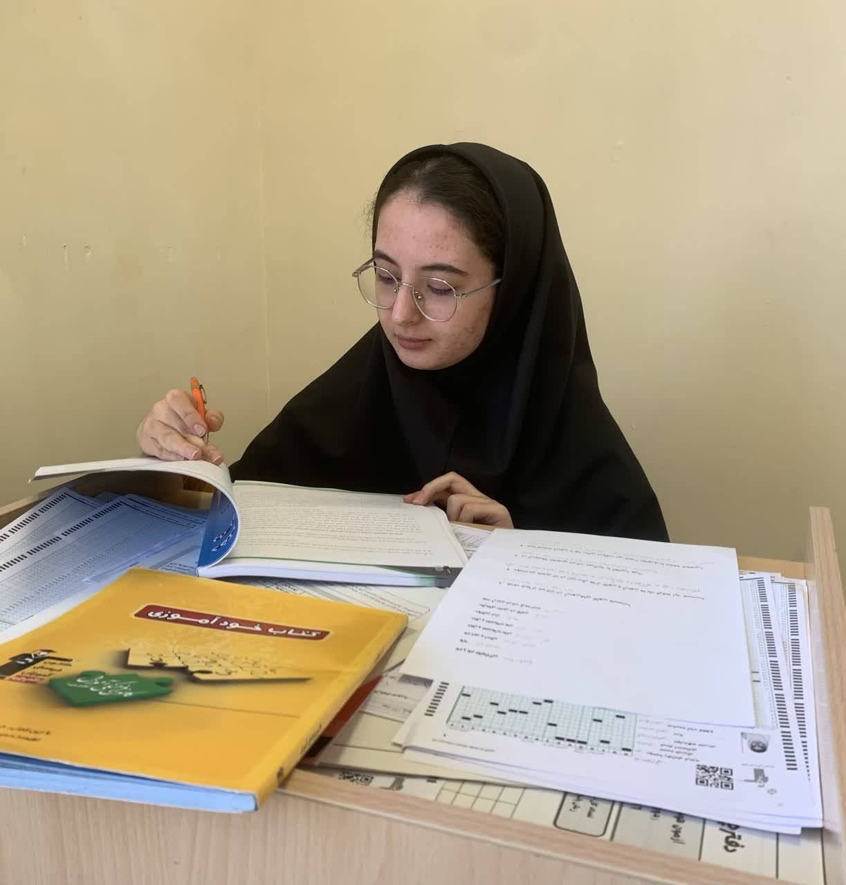 گفتگو با مبینا مطهرنیا دوازدهم تجربی قهرمان تابستان از اردبیل