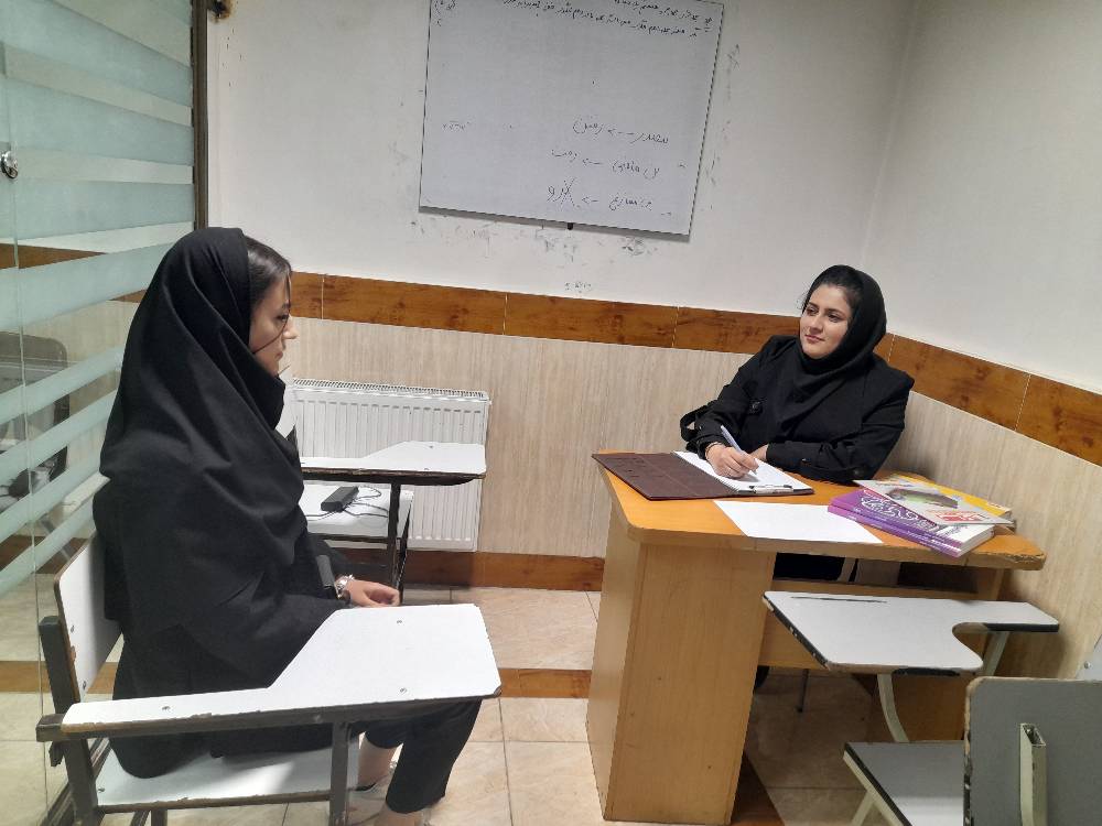 گفتگو با مارال یوسفی سادات یازدهم تجربی از اردبیل