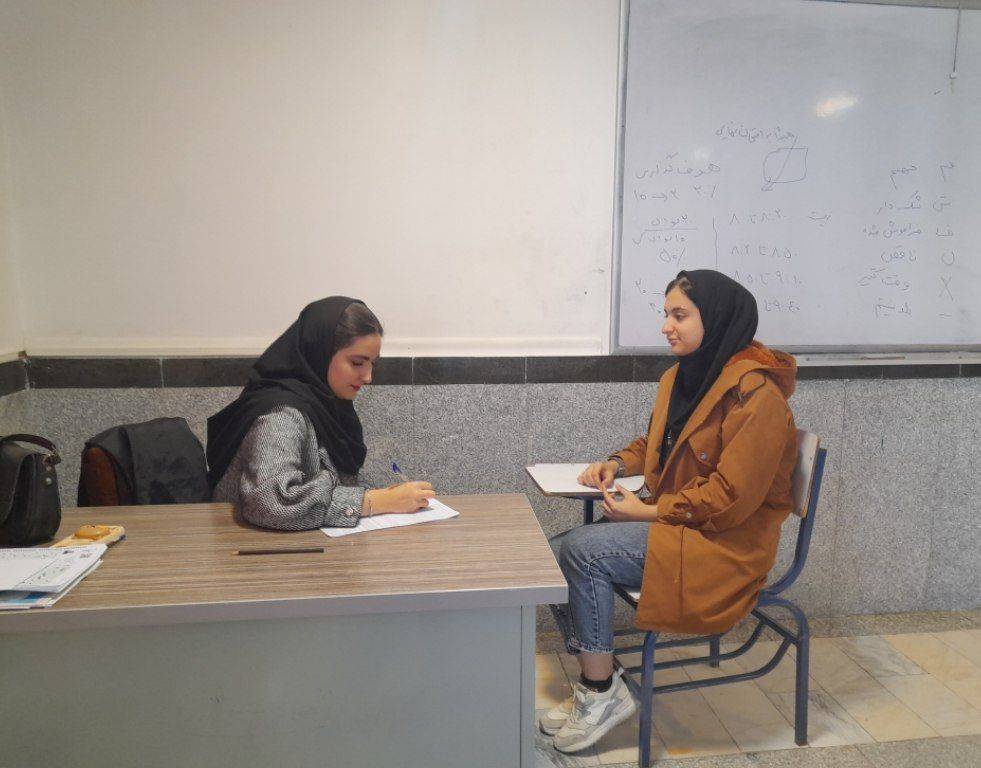 گفتگو با یسنا دانشی یازدهم تجربی قهرمان پیوستگی از اردبیل