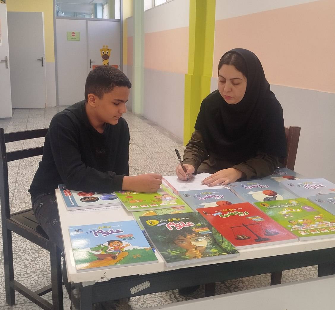 گفتگو با ایلیا اصغری نسب پایه هشتم قهرمان پیوستگی از اردبیل