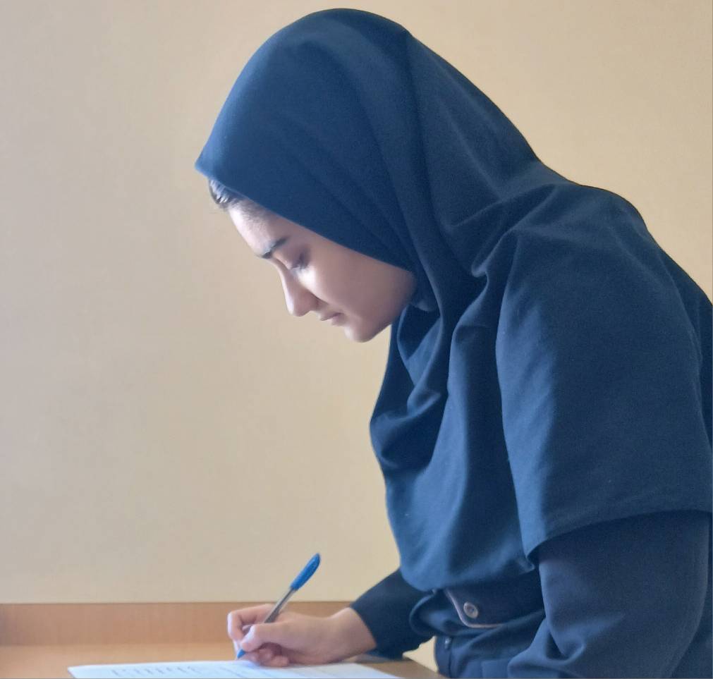 گفتگو با دنیز همرنگ دوازدهم تجربی قهرمان پیوستگی از اردبیل