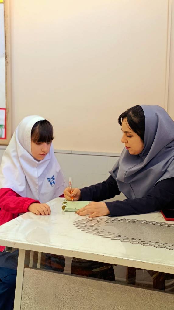 گفتگو با الیسا باباپور پایه پنجم قهرمان پاییز از اردبیل