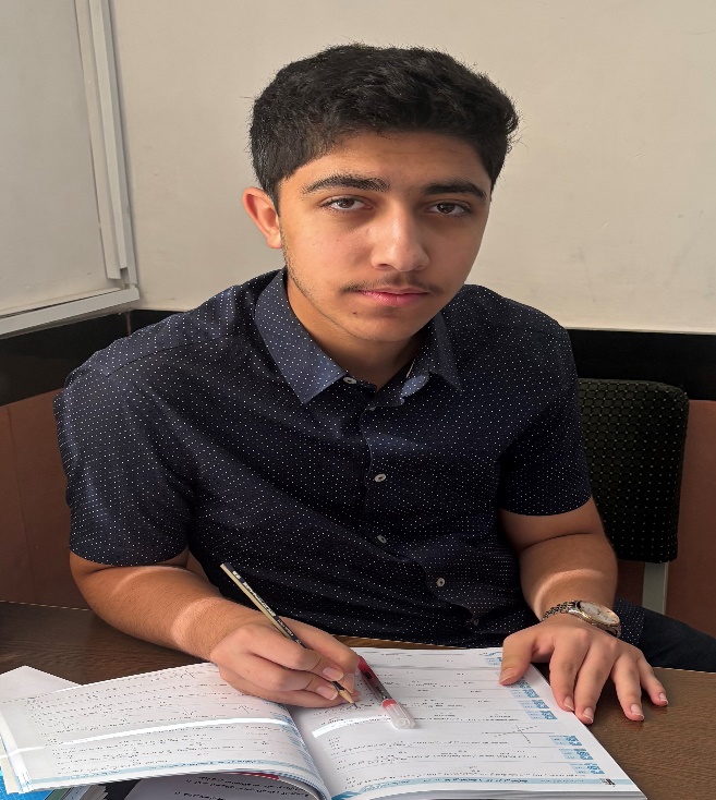 گفتگو با عرشیا رونقی دوازدهم تجربی قهرمان پیوستگی از اردبیل