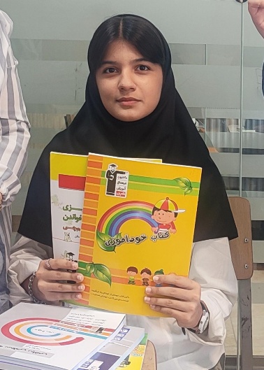 گفتگو با هلن قویدل پایه هشتم قهرمان پیوستگی از اردبیل