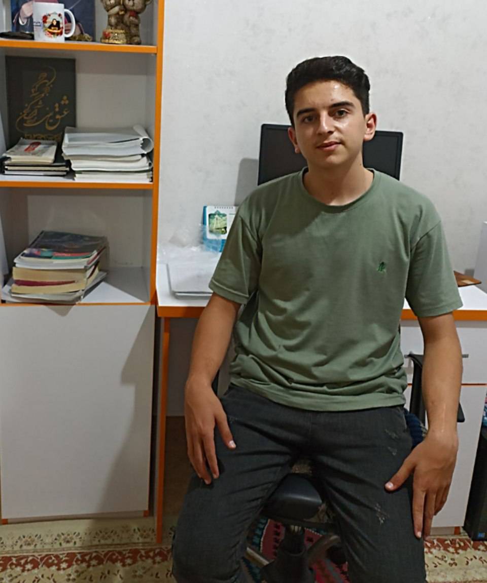 گفتگو با هادی جعفرزاده قهرمان پیشرفت یازدهم ریاضی از اردبیل