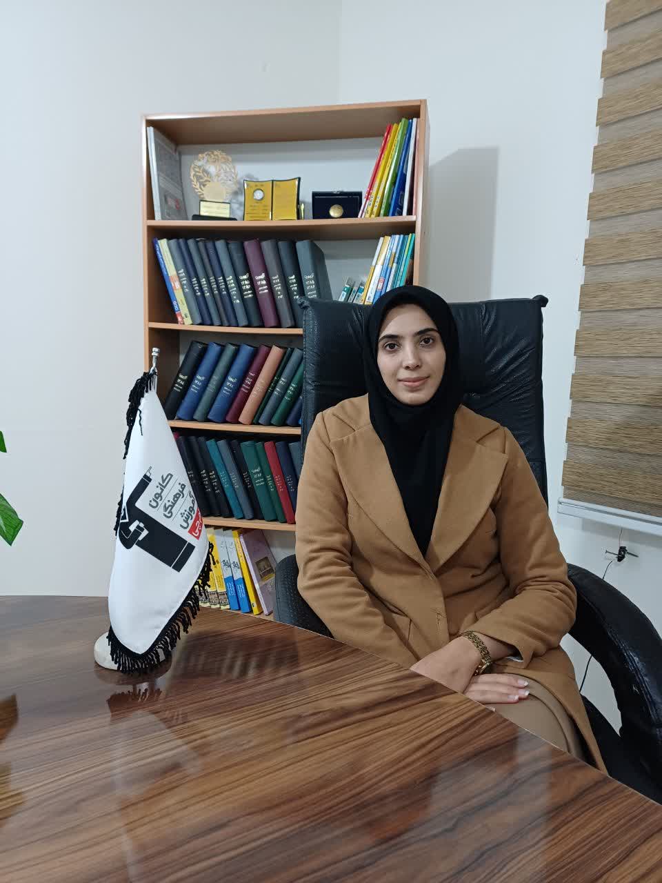 گفتگوباحمیده یزدانی پشتیبان برترپیشرفت درسی پایه دوازدهم از بم