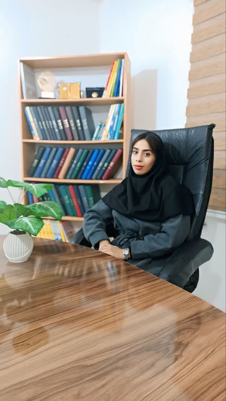 گفتگوبانگین افشاری پور پشتیبان برترپیشرفت درسی پایه دوازدهم از بم