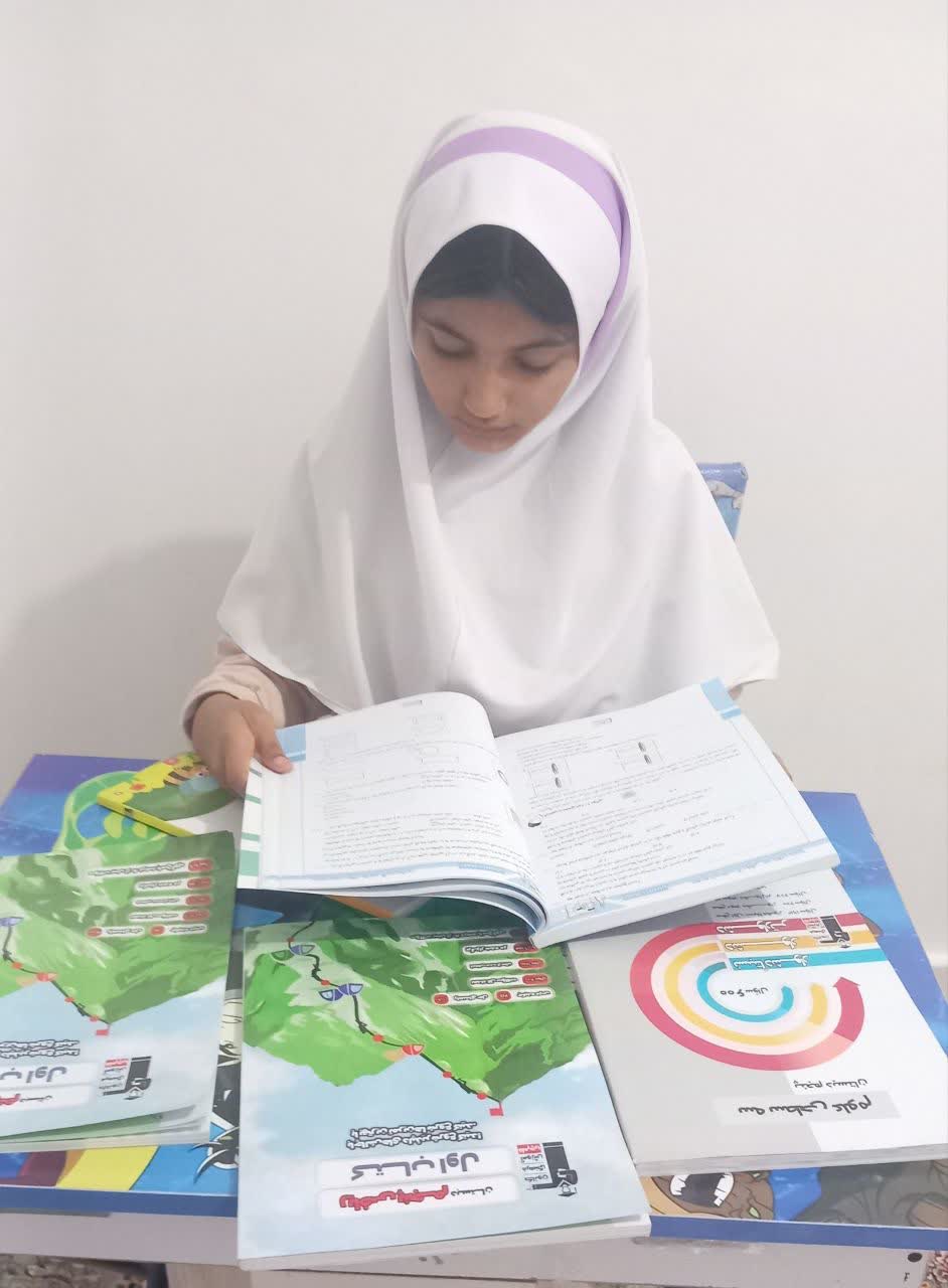 گفتگوباآناهیتاچلگردی قهرمان پیشرفت پنجم دبستان از قلعه گنج