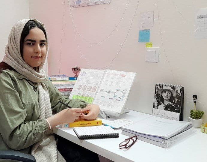 گفتگو مانا رحیمی باشگاه 700تایی یازدهم تجربی از کیش