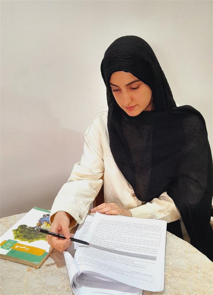 گفتگو با نازنین زهرا پورقاسم قهرمان پیشرفت دهم انسانی از کوچصفهان