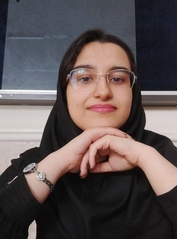 گفتگو با ستایش کریمی؛ پشتیبان قهرمان پیشرفت درسی پایه نهم