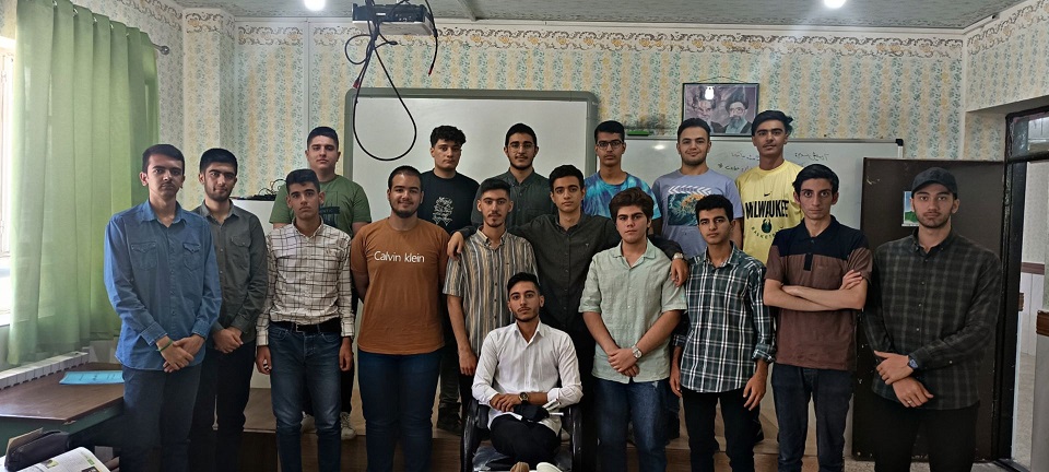 ده‌ها قبولی؛ گفت‌وگو با محمدطه اصانلو، دبیر زیست از زنجان