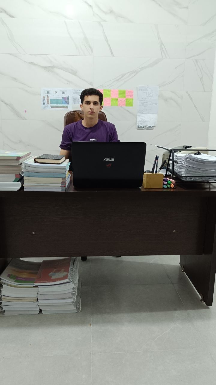 قهرمان پیشرفت و پیوستگی علیرضا فرهادی دوازدهم تجربی