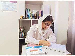 گفت و گو با دانش آموز پرتلاش نهم آسنا قره زاده