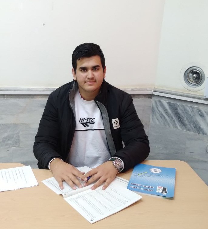 گفتگو با ابوالفضل نویدی قهرمان پیوستگی تا آبان 12 تجربی از فردوس