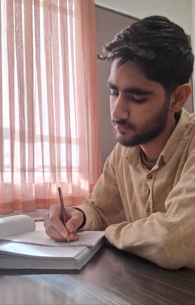 گفتگو با محمدعلی تعویقی قهرمان پیوستگی پاییز، 12 تجربی از فردوس