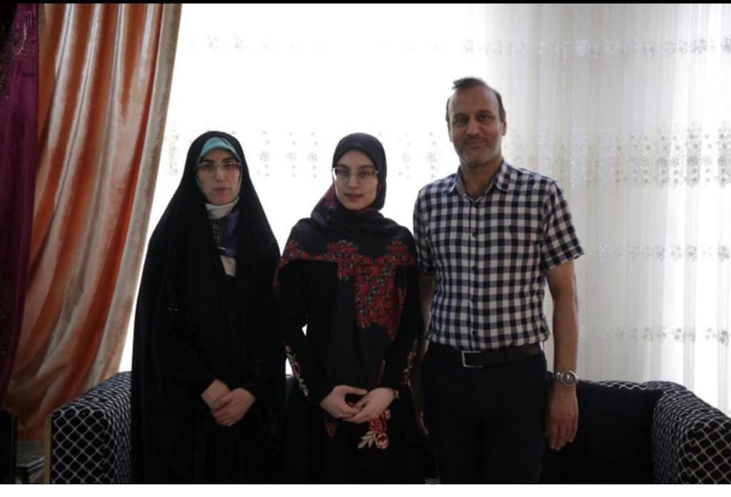 گفتوگو با مهرناز سیدی از مشهد، رتبهی 3 کشوری انسانی