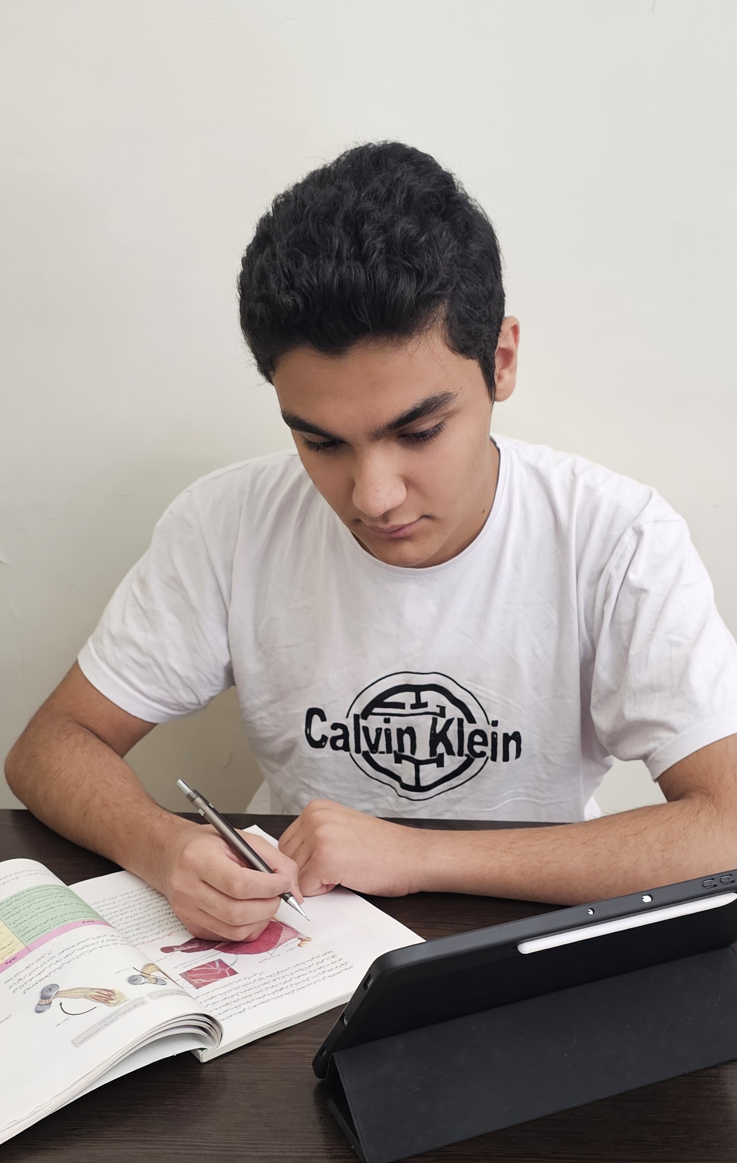 مصاحبه با امیرحسین زارعی قهرمان تابستان وپاییز از الشتر