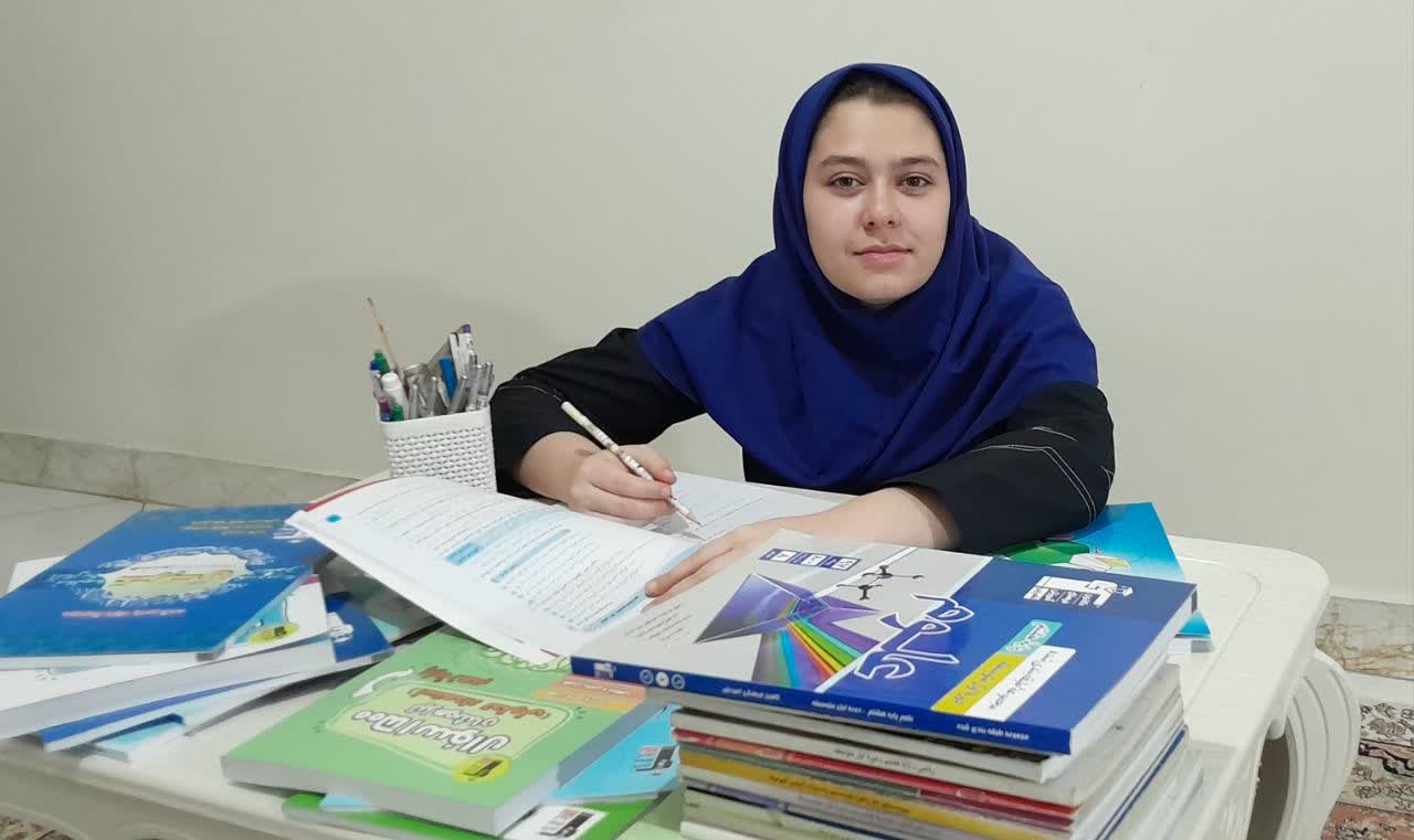 گفت و گو با:آیسا تکش قهرمان پیوستگی پایه هشتم