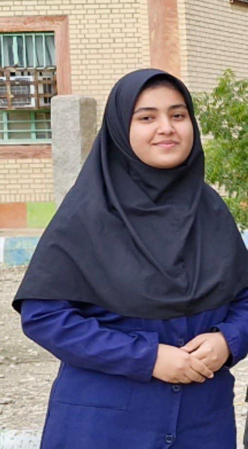 گفت و گو با: منا عادلی قهرمان پیشرفت پایه دهم تجربی