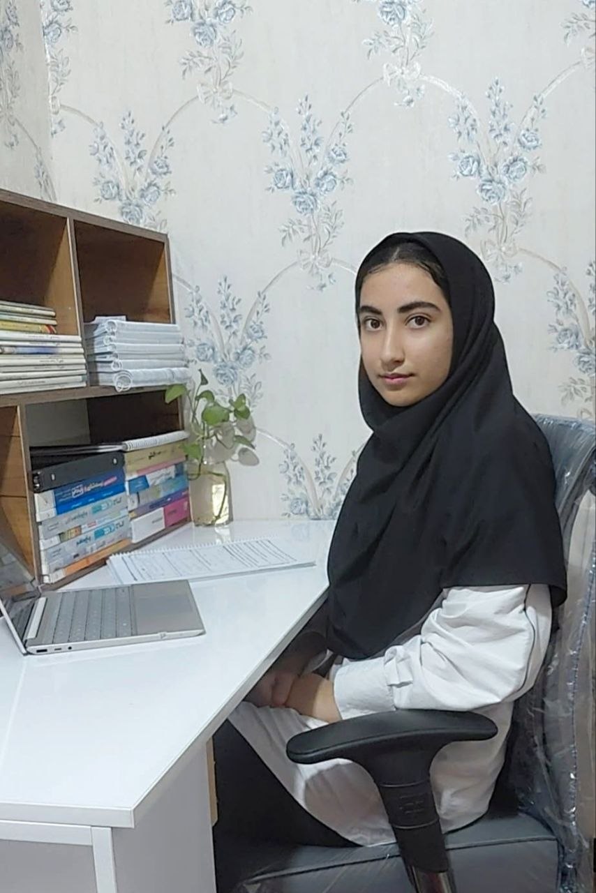 گفت وگو با پارمیدا حیدرزاده؛قهرمان پیوستگی یازدهم تجربی