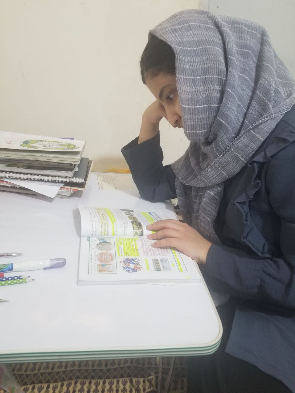 مصاحبه با هستی اباذری گرگری | از اولین آزمون تا دستیابی به پیشرفت