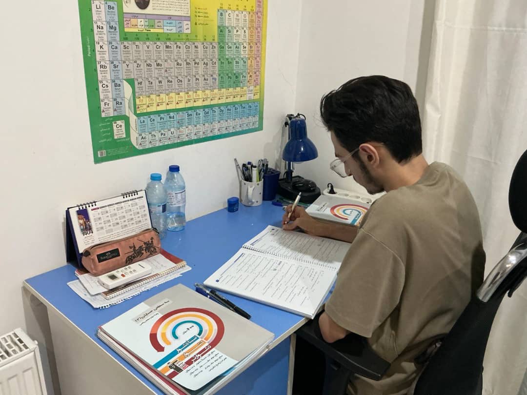 امیر کیان رییسی دانش آموز پرتلاش با میانگین تراز 8200 و معدل 19/9