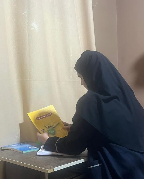 نیکا شاکری از مدرسه فرزانگان آمل: کتاب‌های کانون کافی هستند