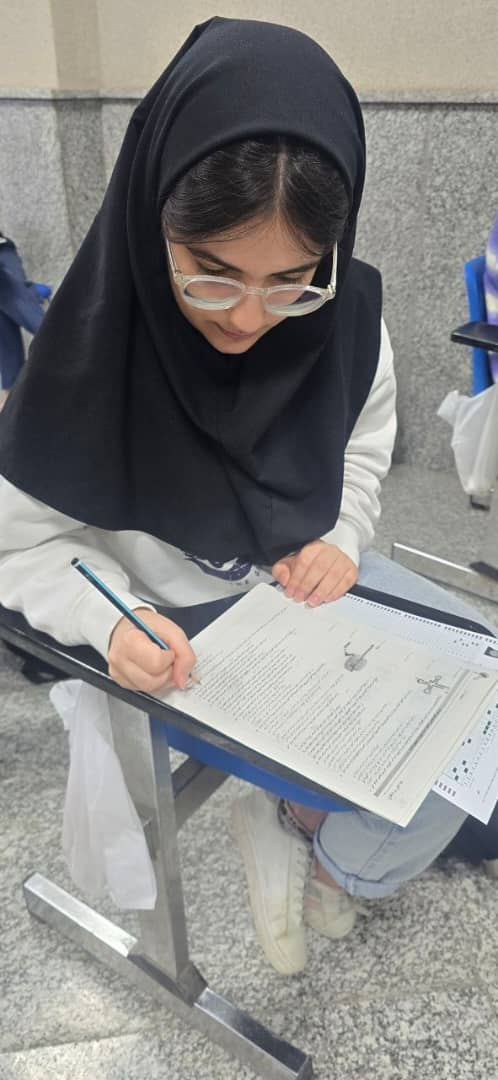 گفتگو با پرسیان حسینی دوازدهم تجربی از آمل