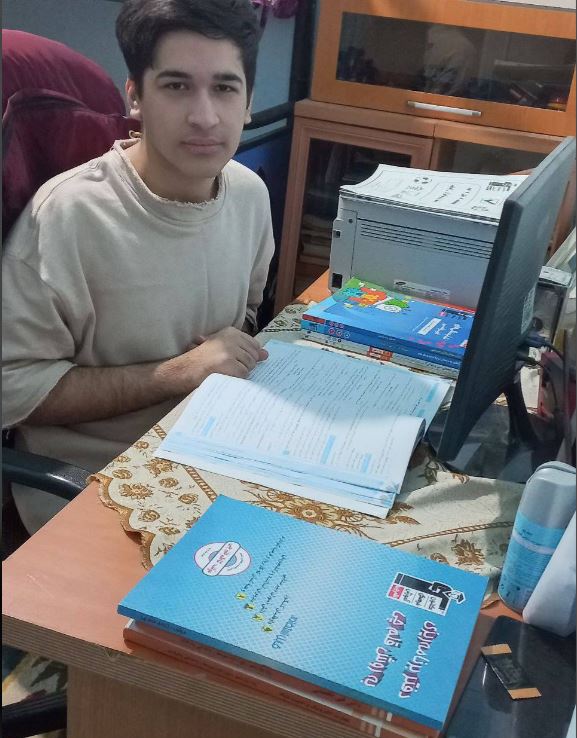 گفتگو با آرتین علوی پایه دوازدهم شبکه از آمل