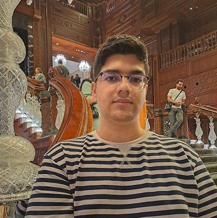 گفت و گو با احسان سریری  دوازدهم ریاضی با 803 پاسخ صحیح