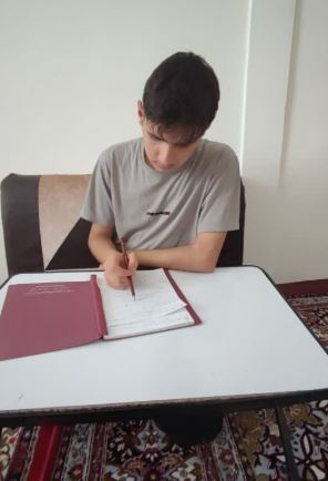 گفت و گو با پارسا ادبی قهرمان پیوستگی  ازسال ششم تا نهم