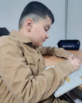 گفت و گو با مصطفی حق شناس قهرمان پیوستگی چهارم دبستان