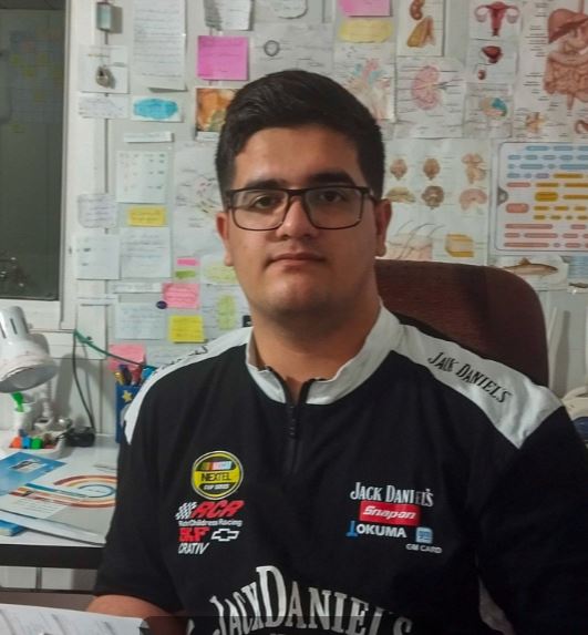 گفت و گو با آیت یوسفی قهرمان پیوستگی دوازدهم تجربی