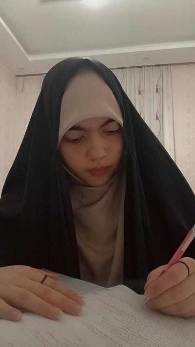 گفت و گو با هلیا کرمی  قهرمان پیشرفت یازدهم تجربی