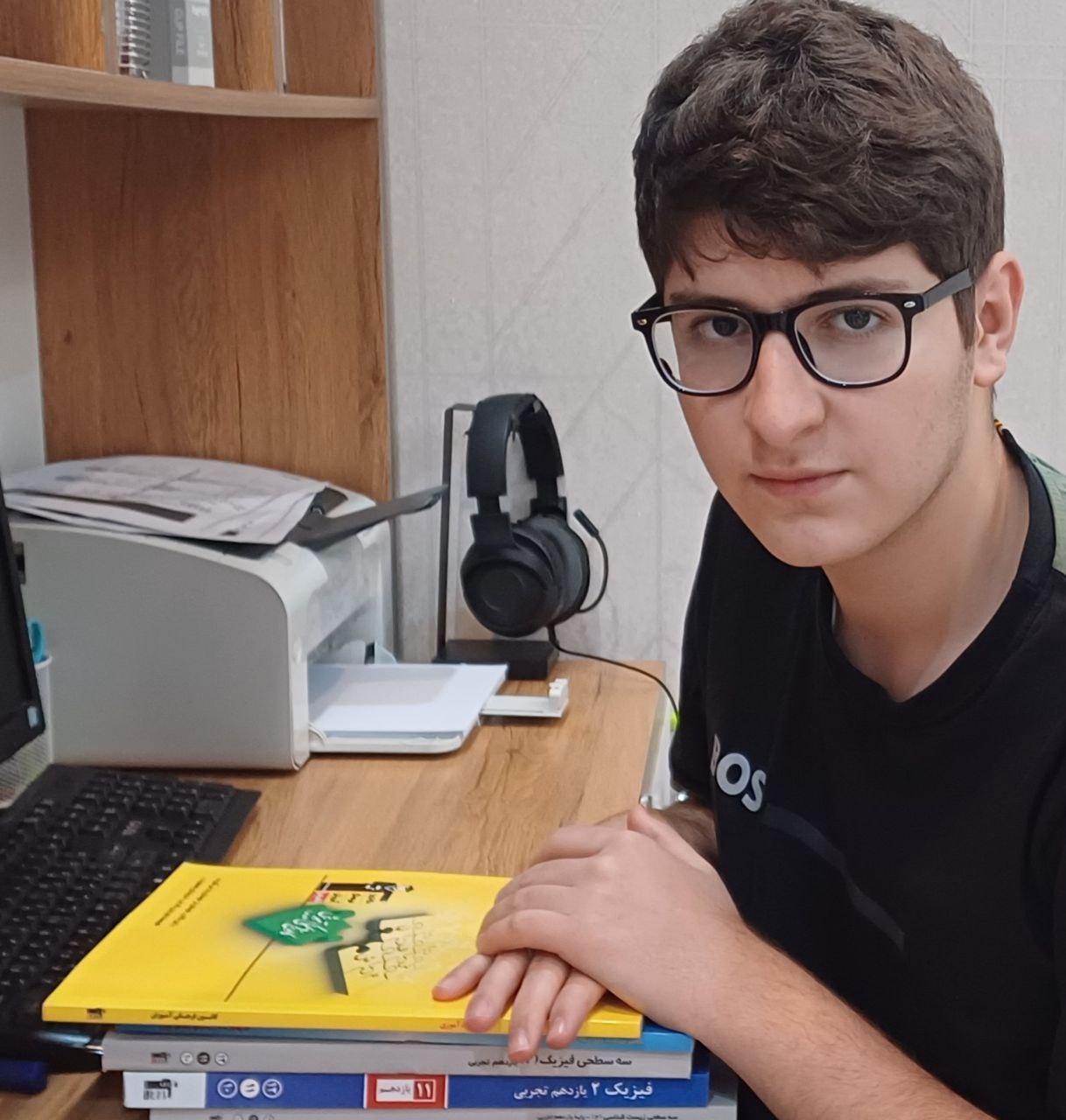 گفتگو با دانش آموز محمدپارسا حسنی قهرمان مهرماه