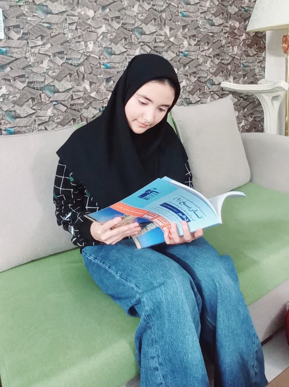 گفتگو با سارا نرماشیری قهرمان پیشرفت درسی