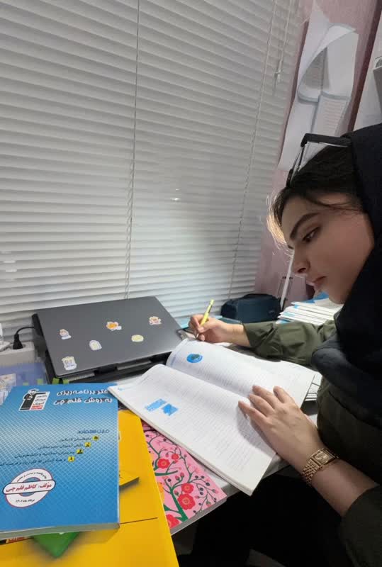 گفت و گو با قهرمانان پیوستگی؛ نورا تلاوری