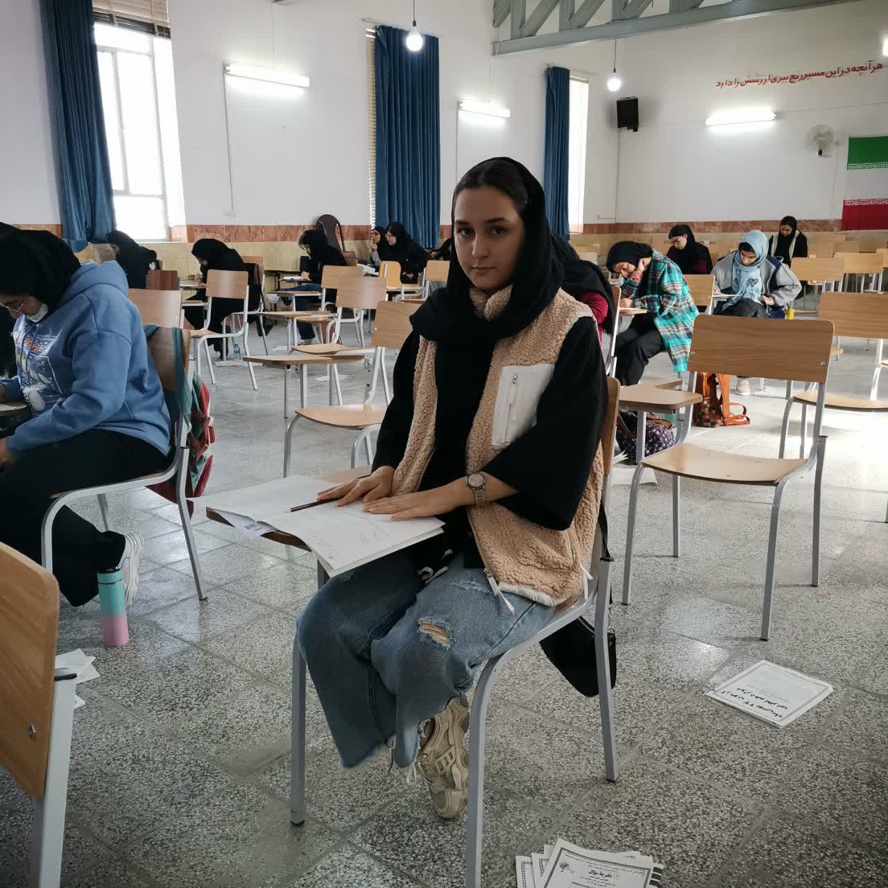 گفتگو با آیناز زارعی ;  با افزایش 122 پاسخ صحیح در آزمون ها