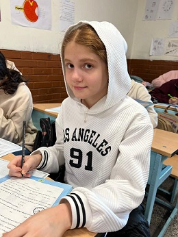 گفت و گو با قهرمان پیوستگی رونیکا کمالی